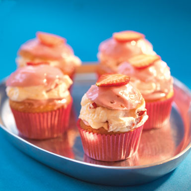 Cupcakes med jordbær og fløde