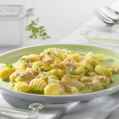 Gnocchi med asparges og skinkehollandaise