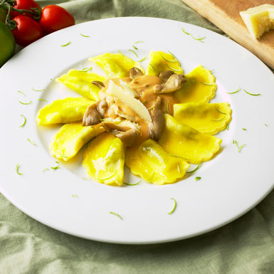 Ravioli Gorgonzola med østershatte & skovsvampesauce