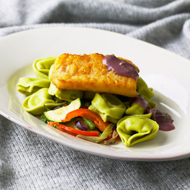 Tortelloni med skindstegt torsk og rødvinssmør